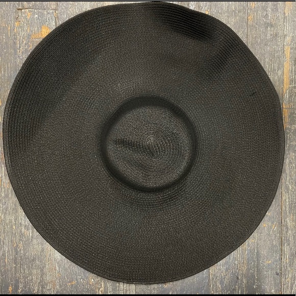 Big wide Floppy Beach Hat - Picture 3 of 7